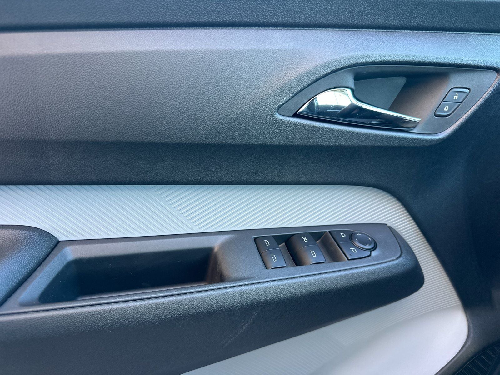 2027 Chevrolet Bolt EV LT