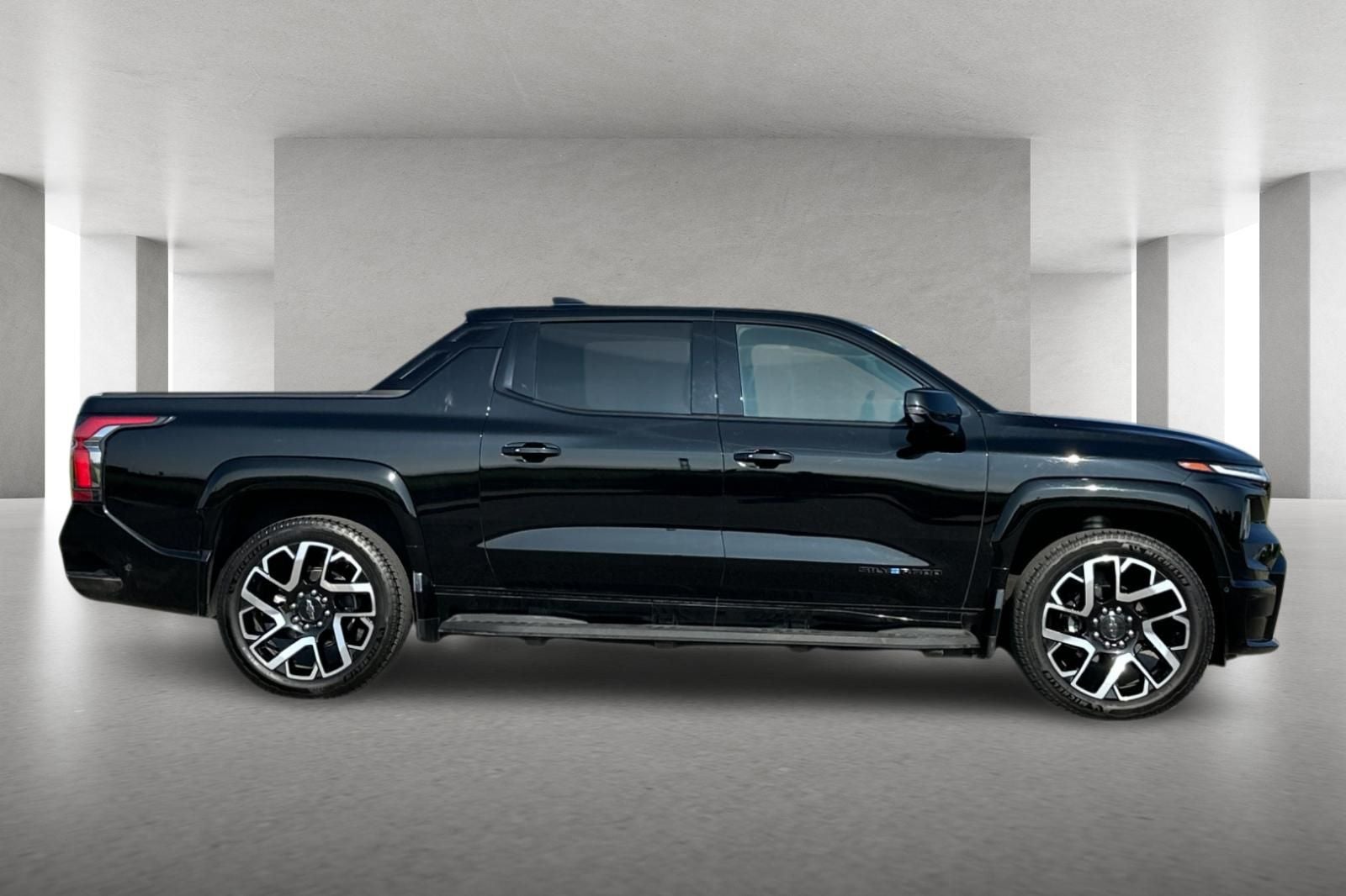 2024 Chevrolet Silverado EV RST