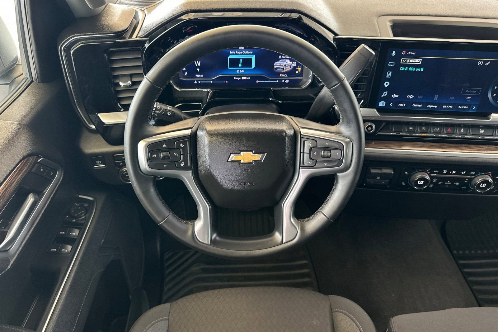2025 Chevrolet Silverado 1500 LT (2FL)