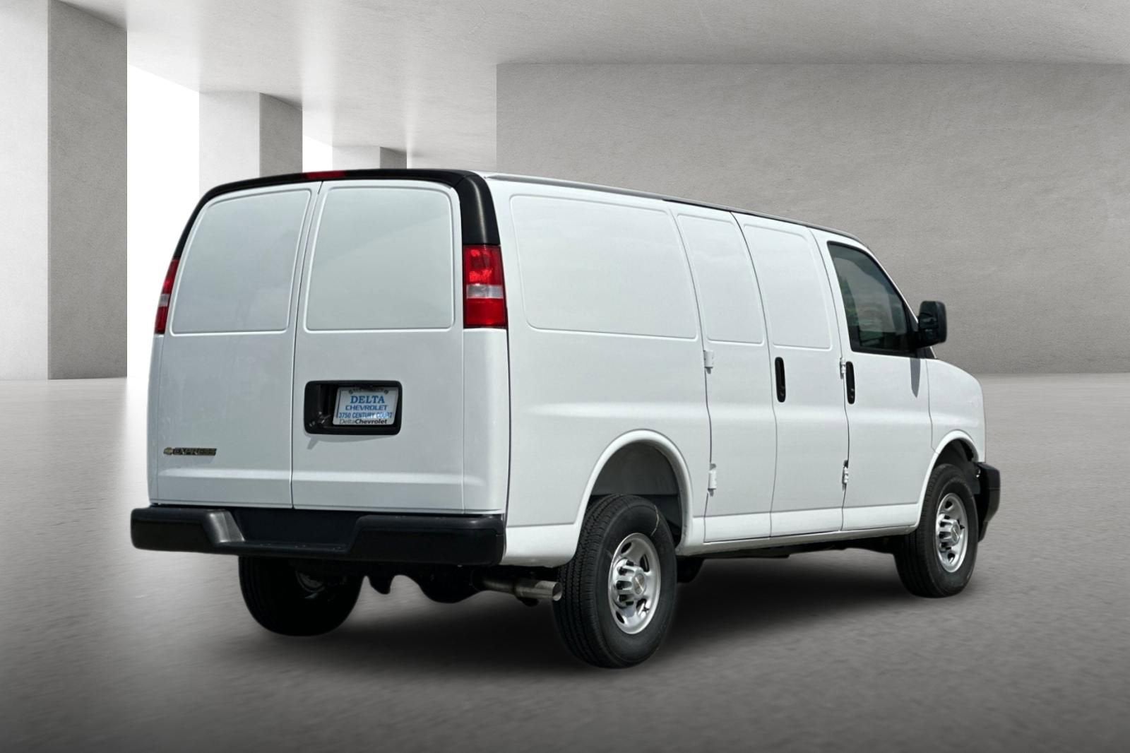 2026 Chevrolet Express Cargo WT