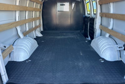 2025 Chevrolet Express Cargo WT