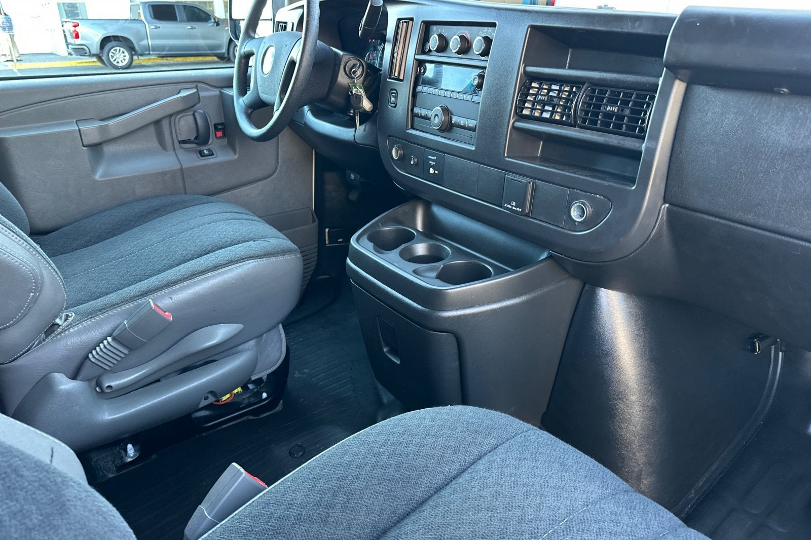 2025 Chevrolet Express Cargo WT