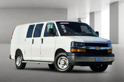 2025 Chevrolet Express Cargo WT