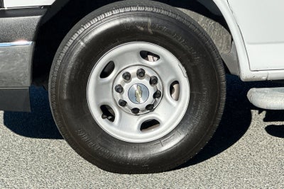 2025 Chevrolet Express Cargo WT