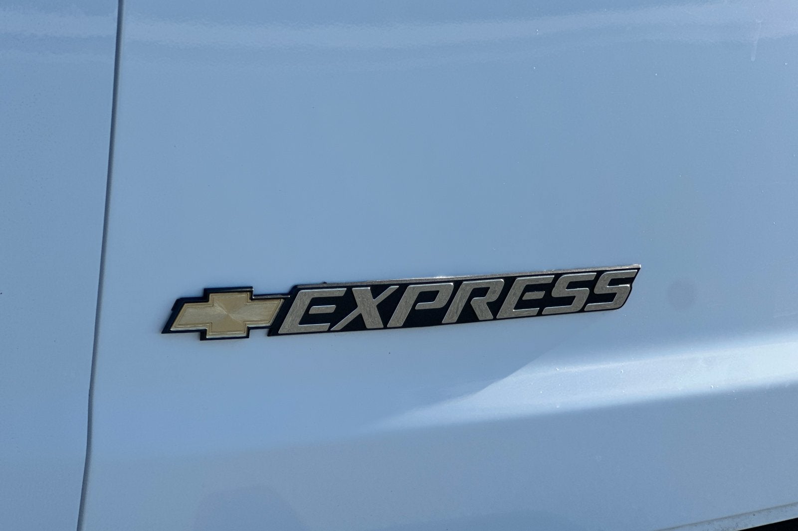 2025 Chevrolet Express Cargo WT