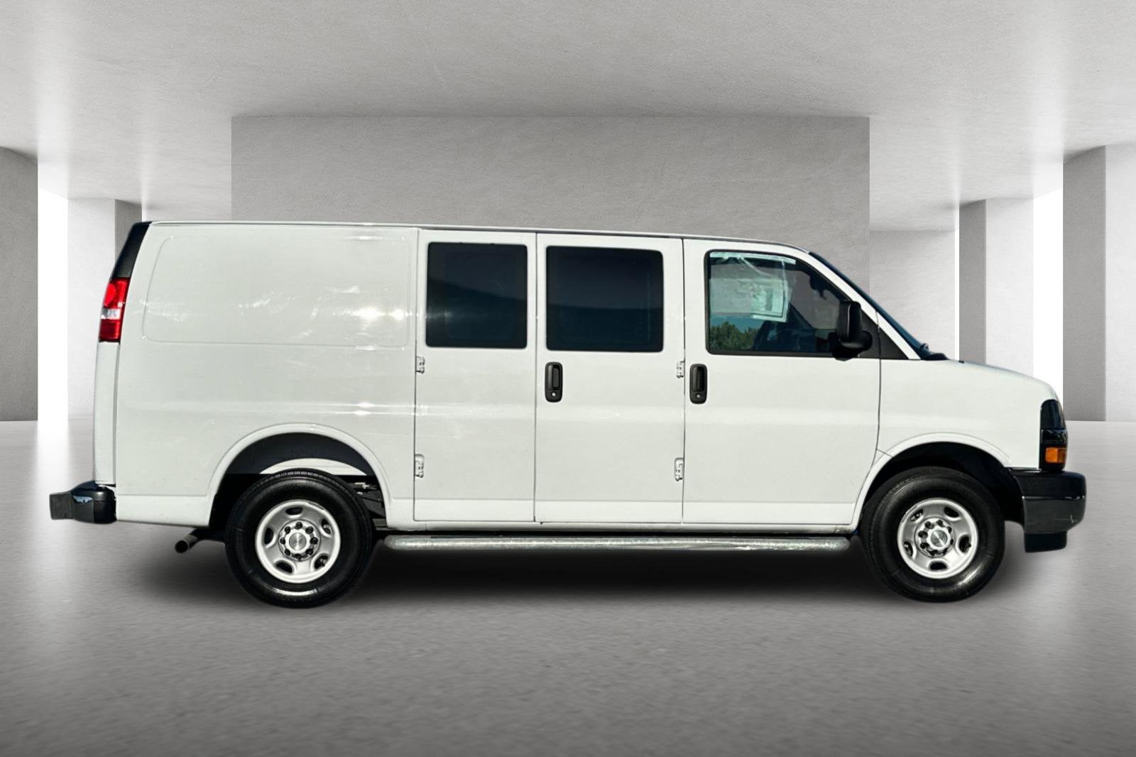 2025 Chevrolet Express Cargo WT
