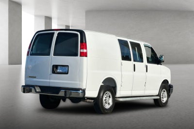 2025 Chevrolet Express Cargo WT