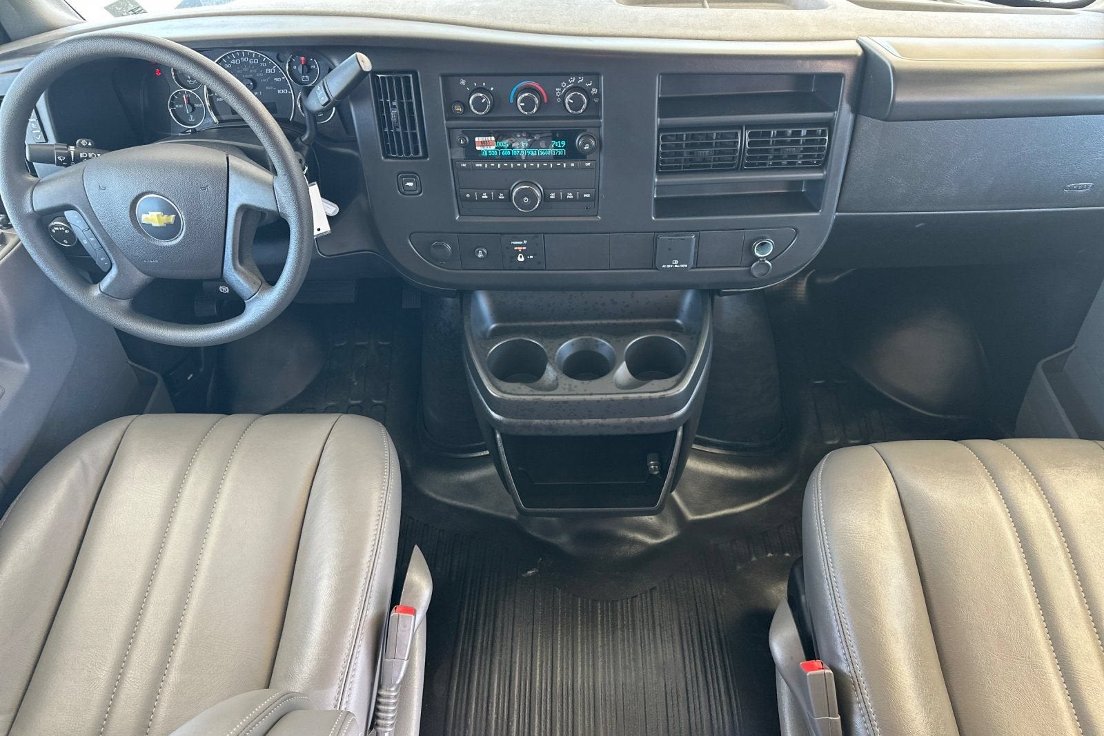 2026 Chevrolet Express Cargo Work Van - Photo 14