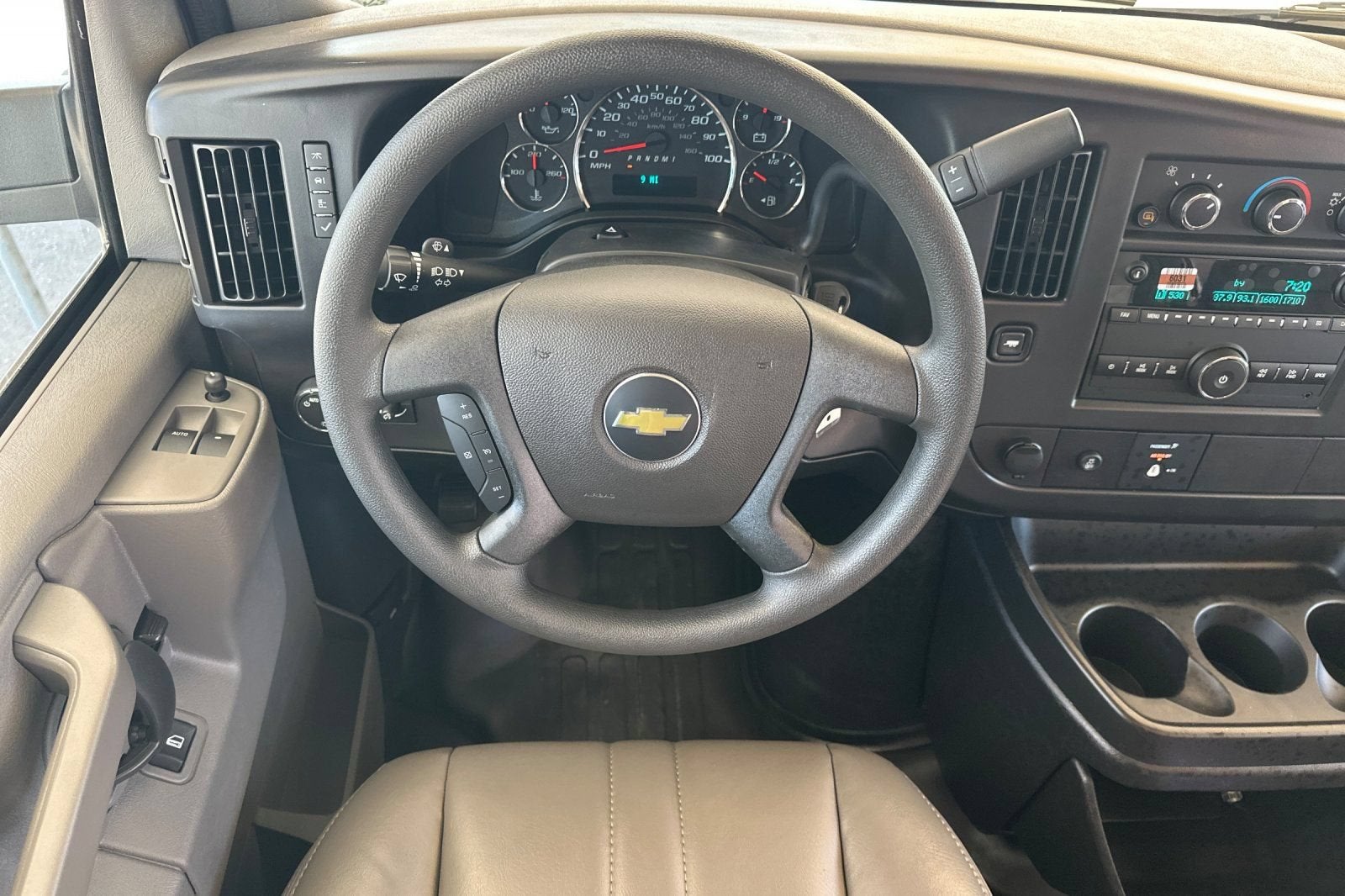 2026 Chevrolet Express Cargo Work Van - Photo 15