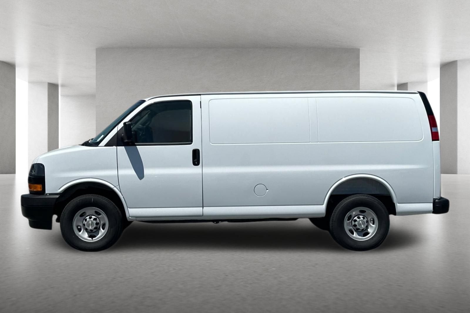 2026 Chevrolet Express Cargo Work Van - Photo 7