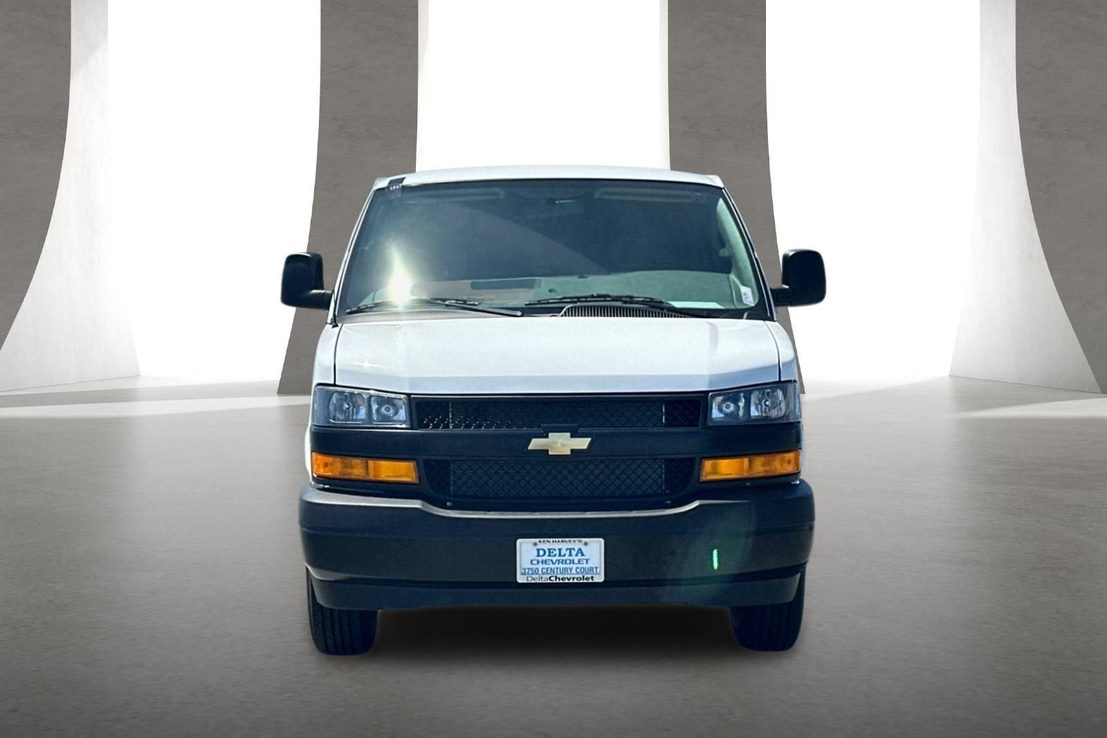 2026 Chevrolet Express Cargo Work Van - Photo 9