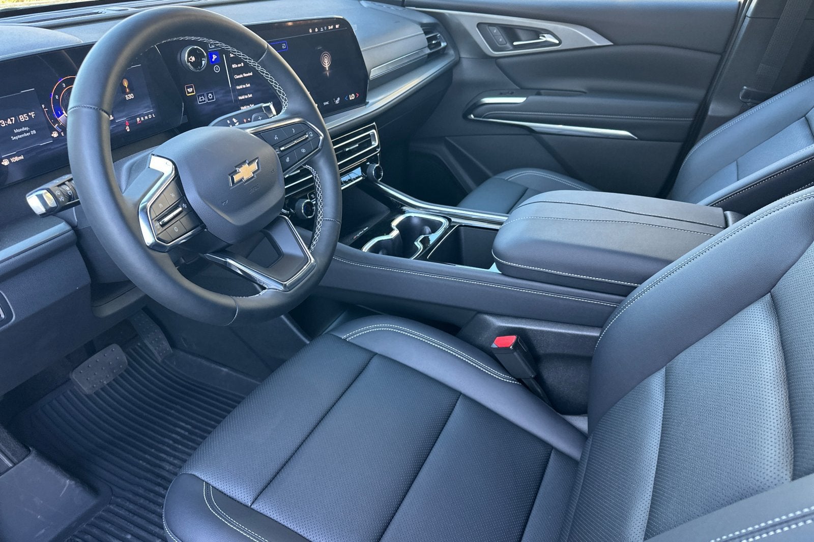 2026 Chevrolet Traverse LT - Photo 10