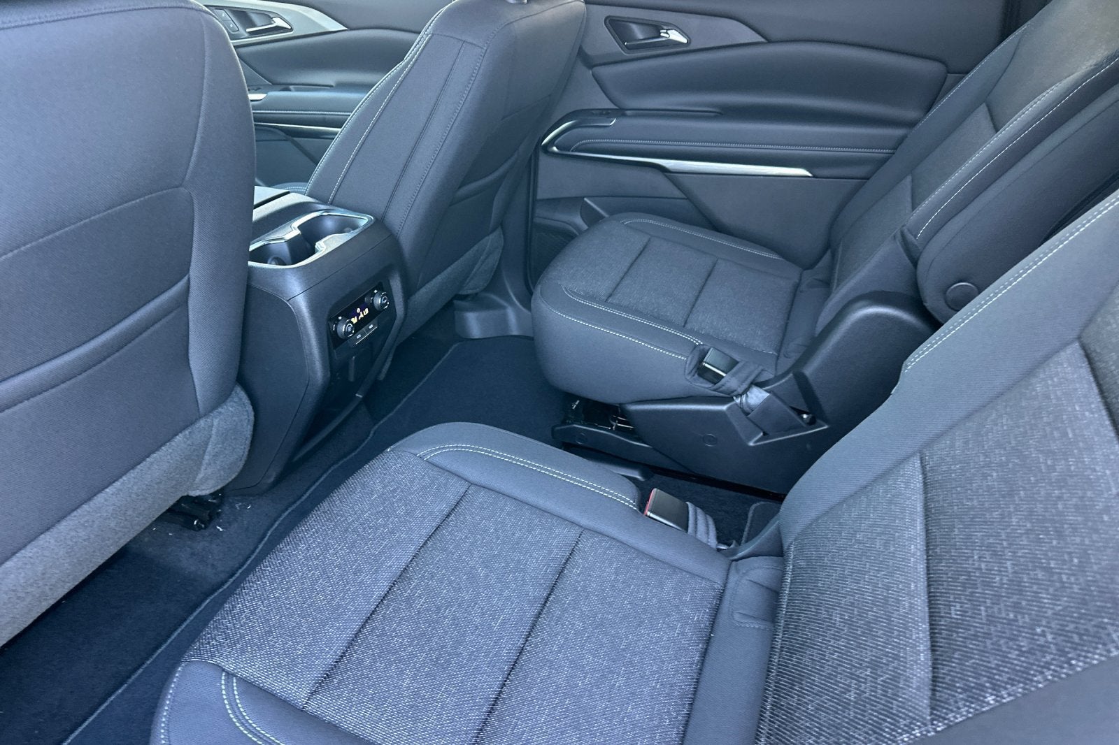 2027 Chevrolet Traverse LT - Photo 13