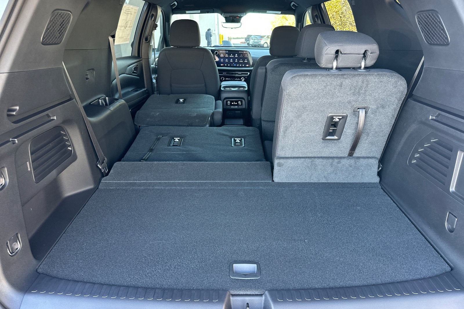 2027 Chevrolet Traverse LT - Photo 17