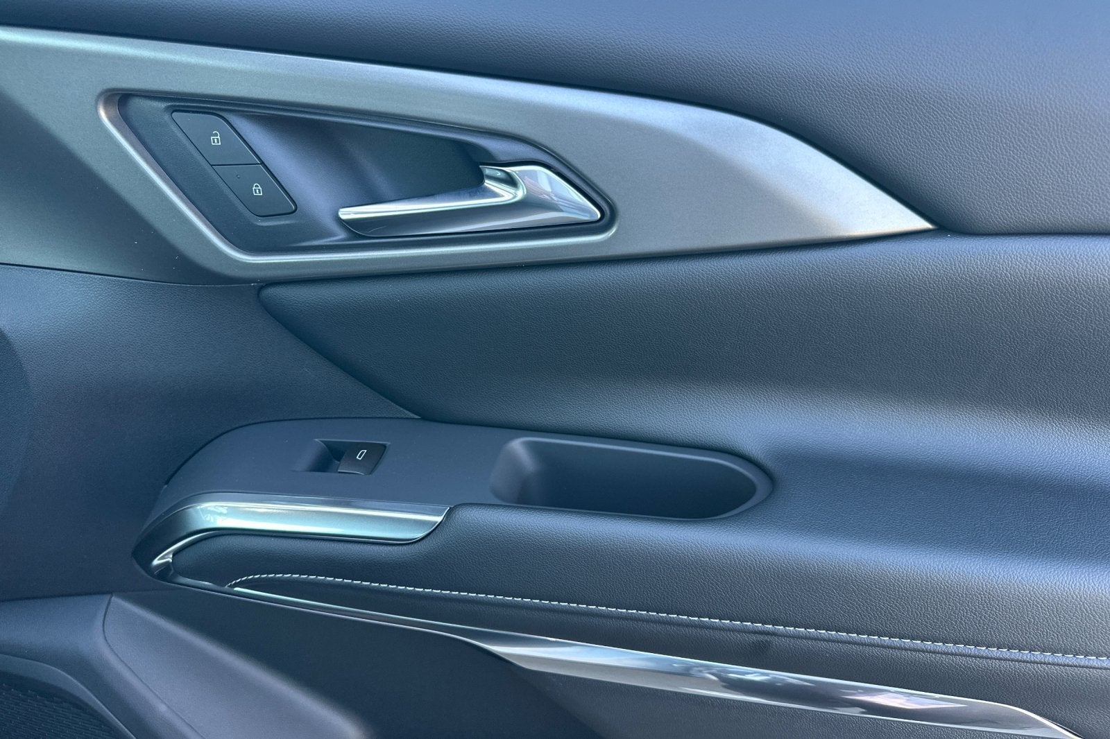 2027 Chevrolet Traverse LT - Photo 20