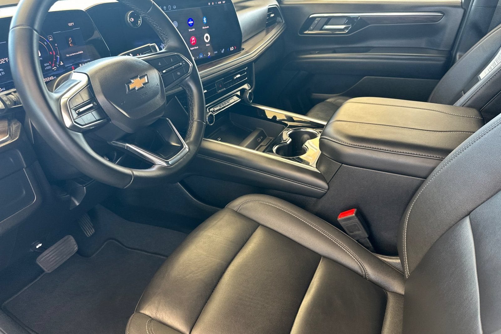 2025 Chevrolet Suburban LT