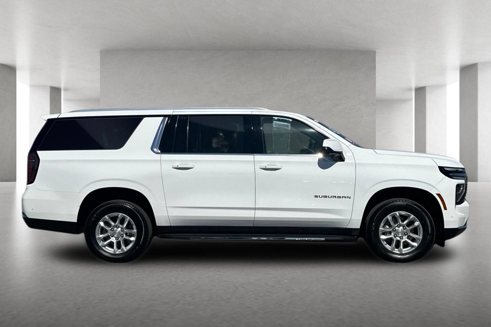 2025 Chevrolet Suburban LT