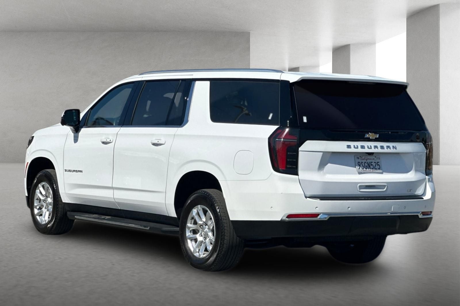 2025 Chevrolet Suburban LT