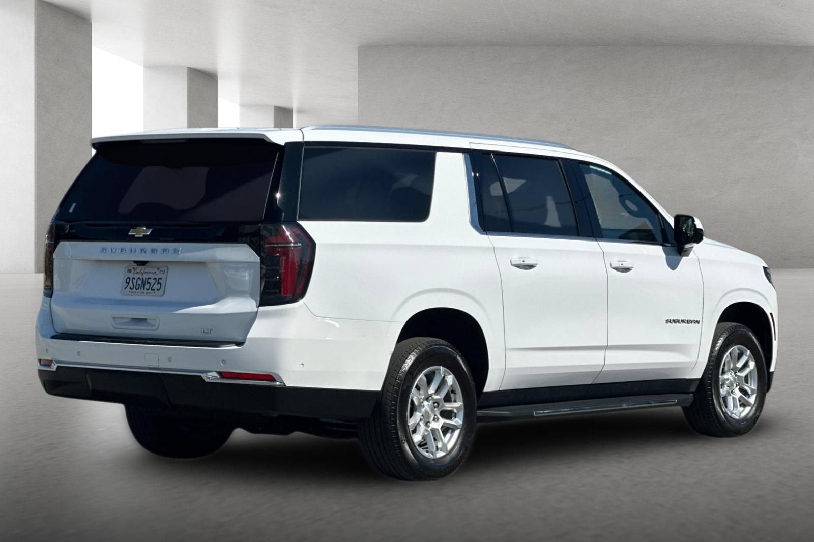 2025 Chevrolet Suburban LT