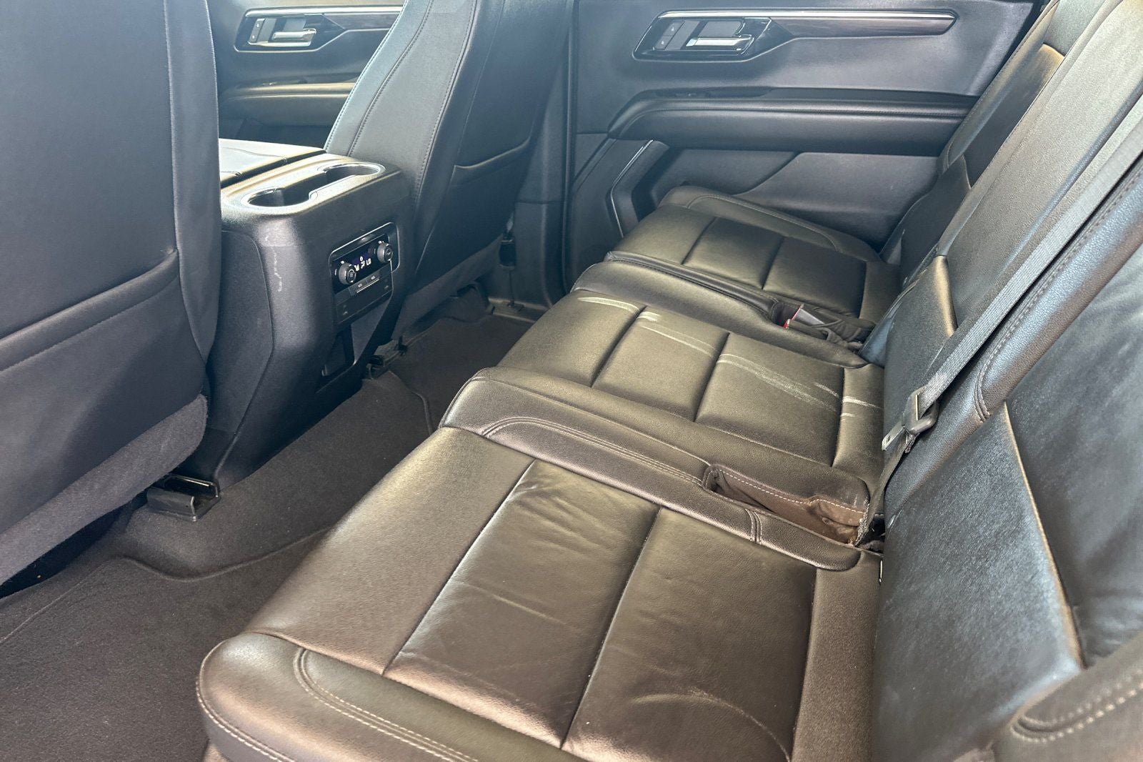 2025 Chevrolet Suburban LT