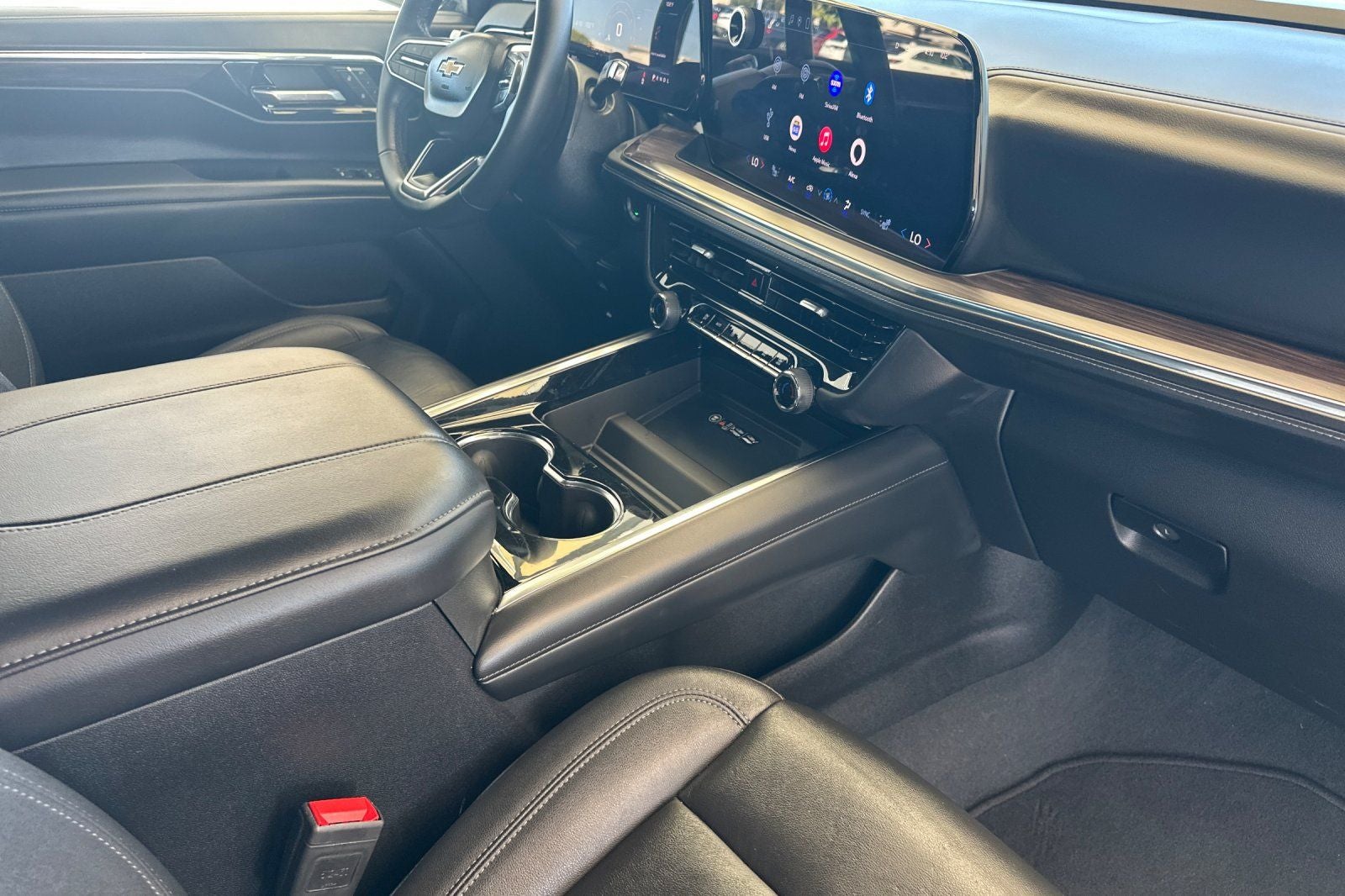 2025 Chevrolet Suburban LT