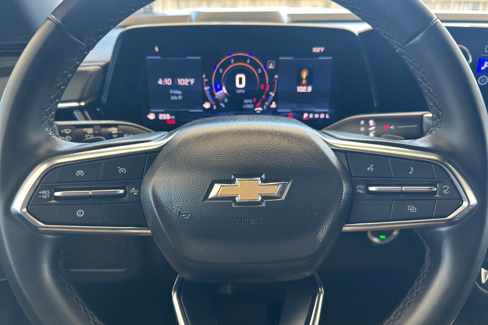 2025 Chevrolet Suburban LT