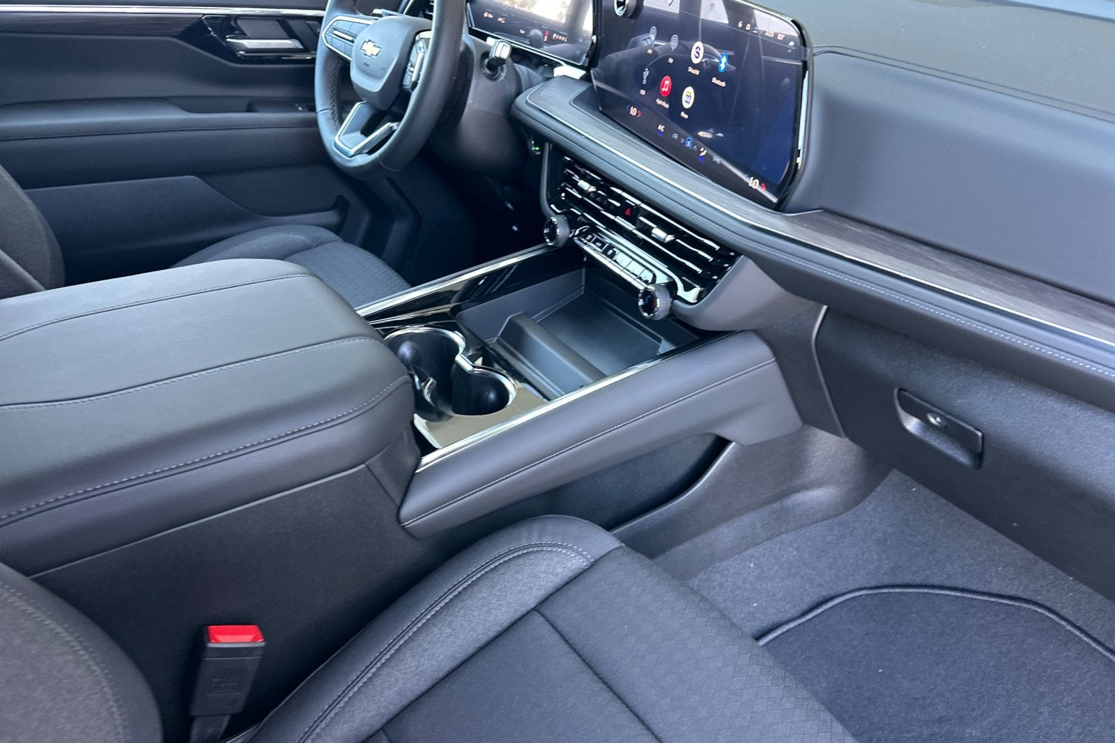 2027 Chevrolet Suburban LS