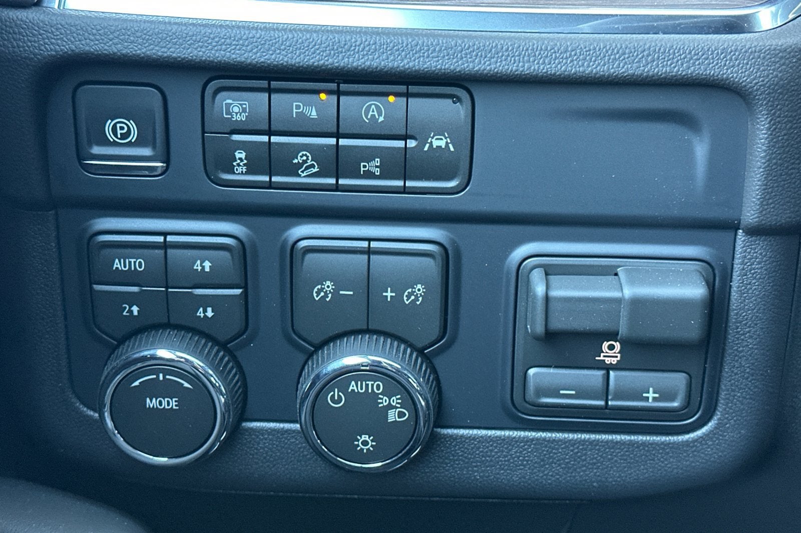 2027 Chevrolet Suburban LS