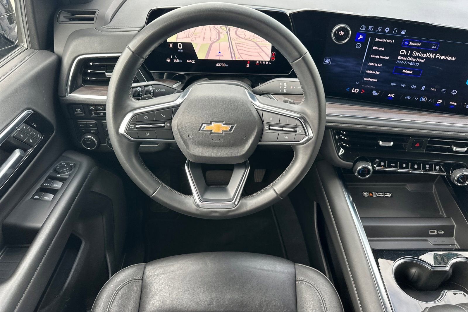 2025 Chevrolet Suburban LT