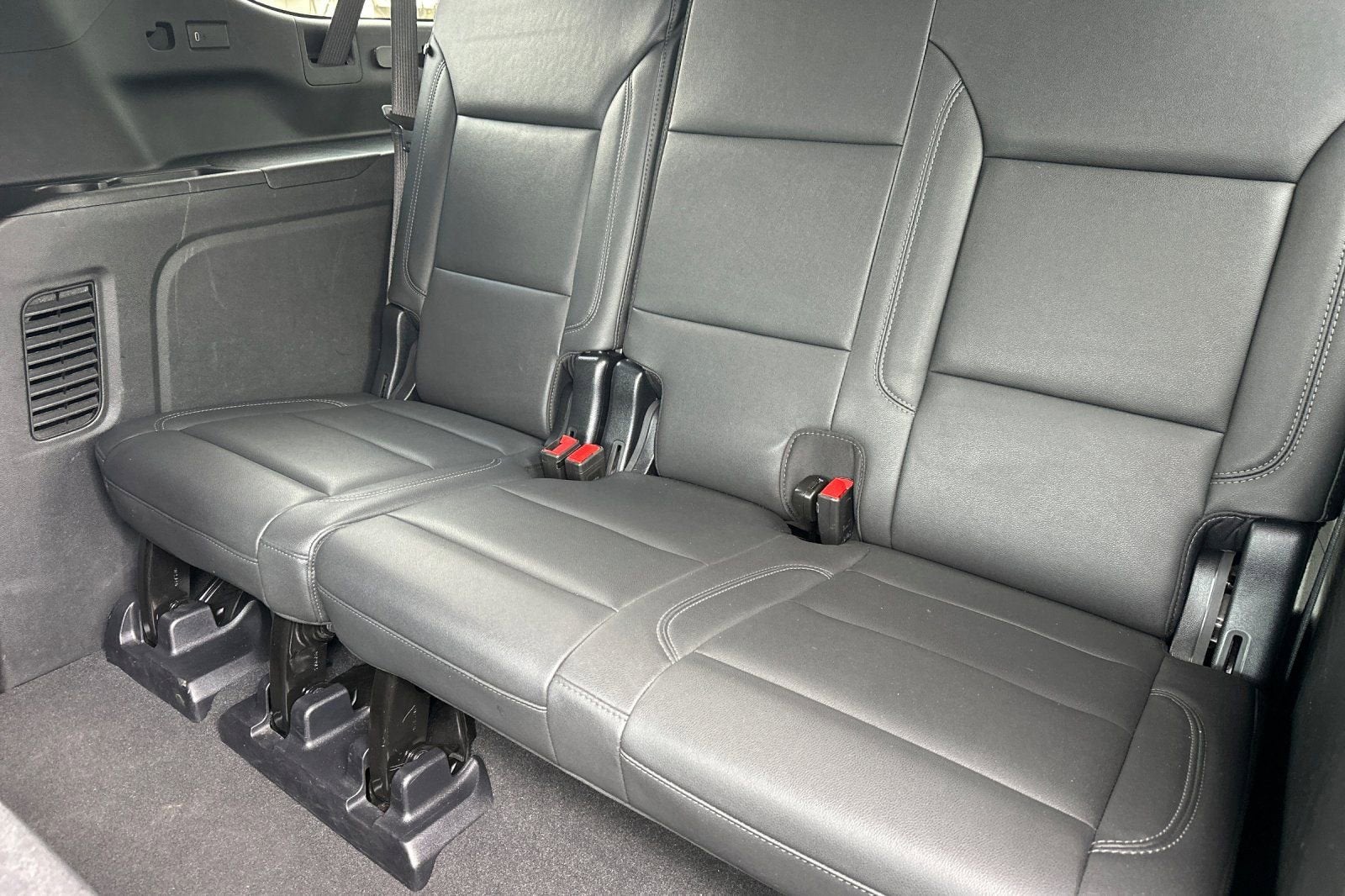 2025 Chevrolet Suburban LT