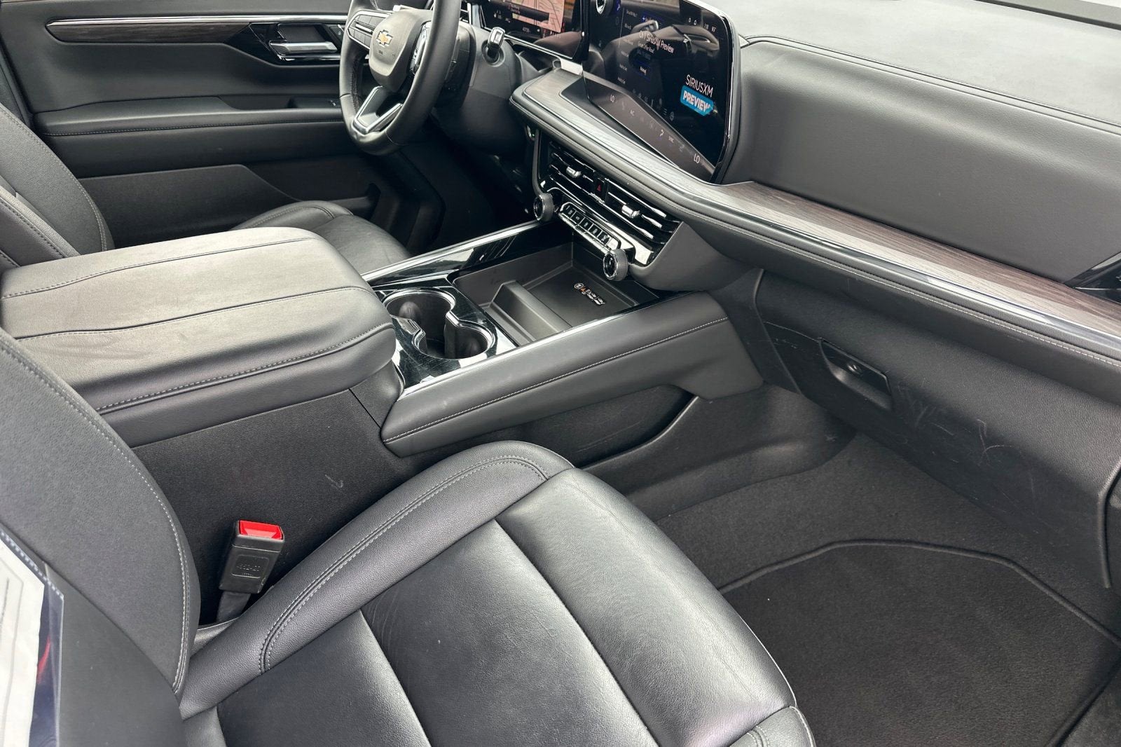 2025 Chevrolet Suburban LT