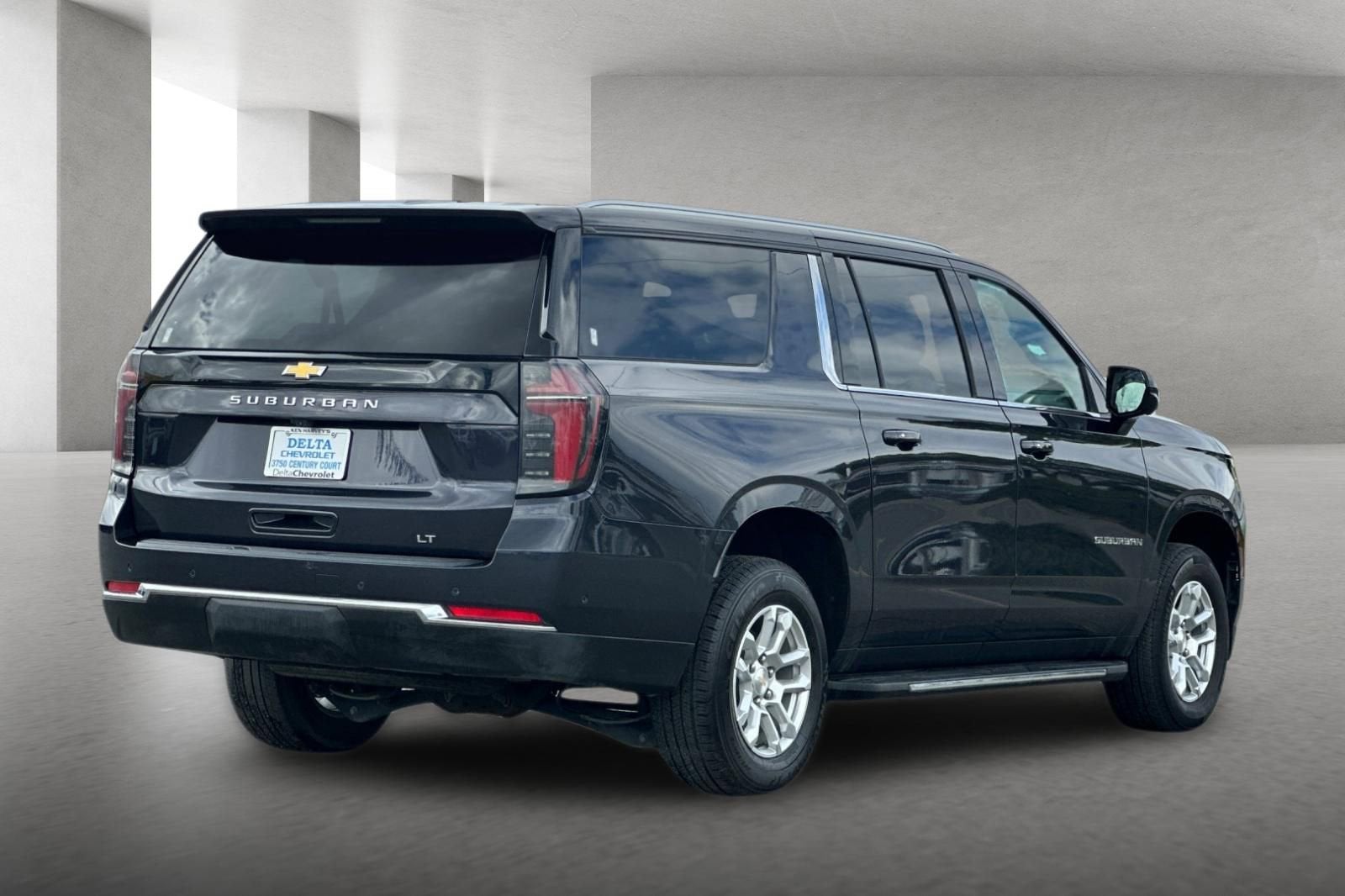 2025 Chevrolet Suburban LT
