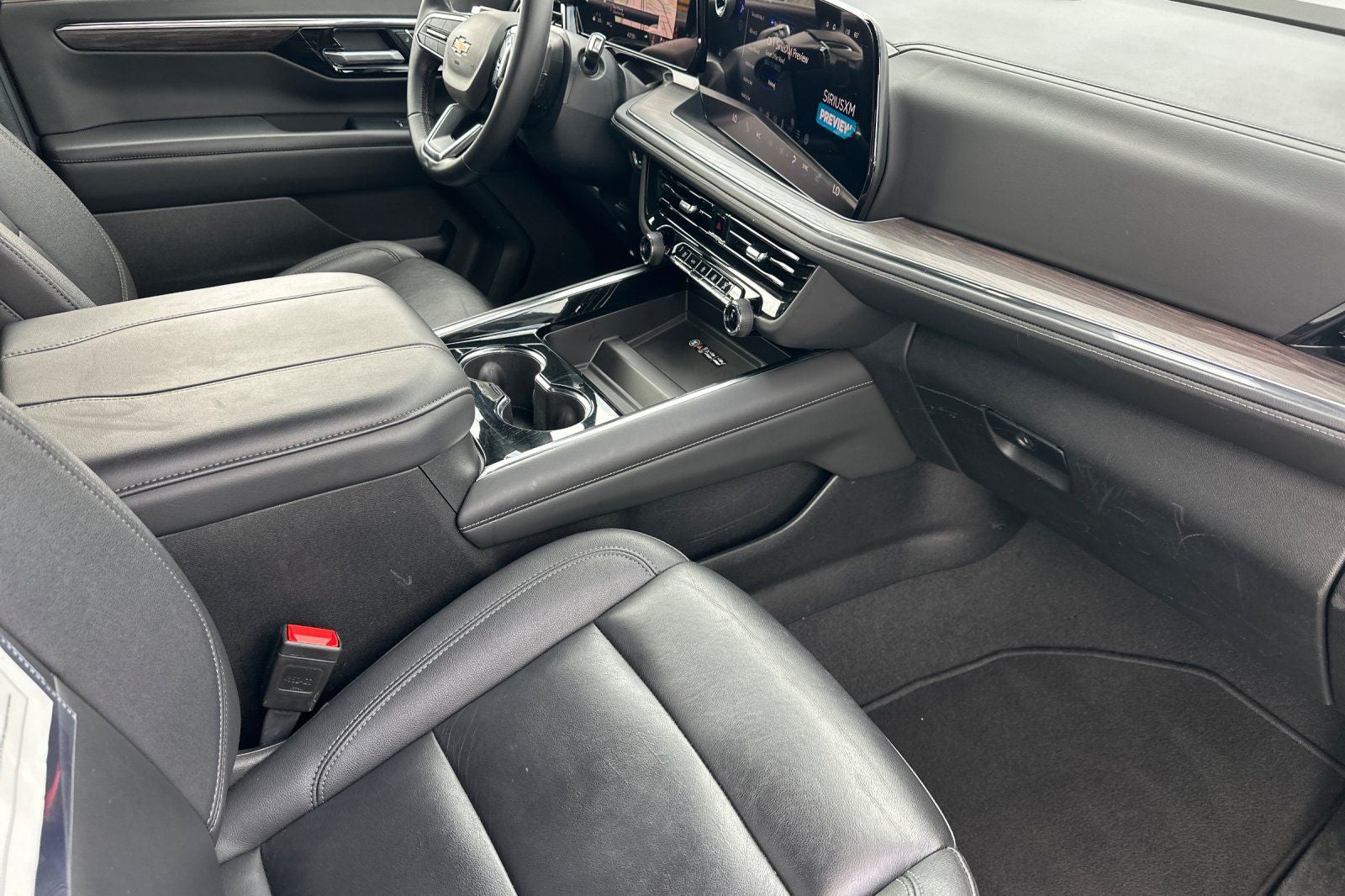 2025 Chevrolet Suburban LT