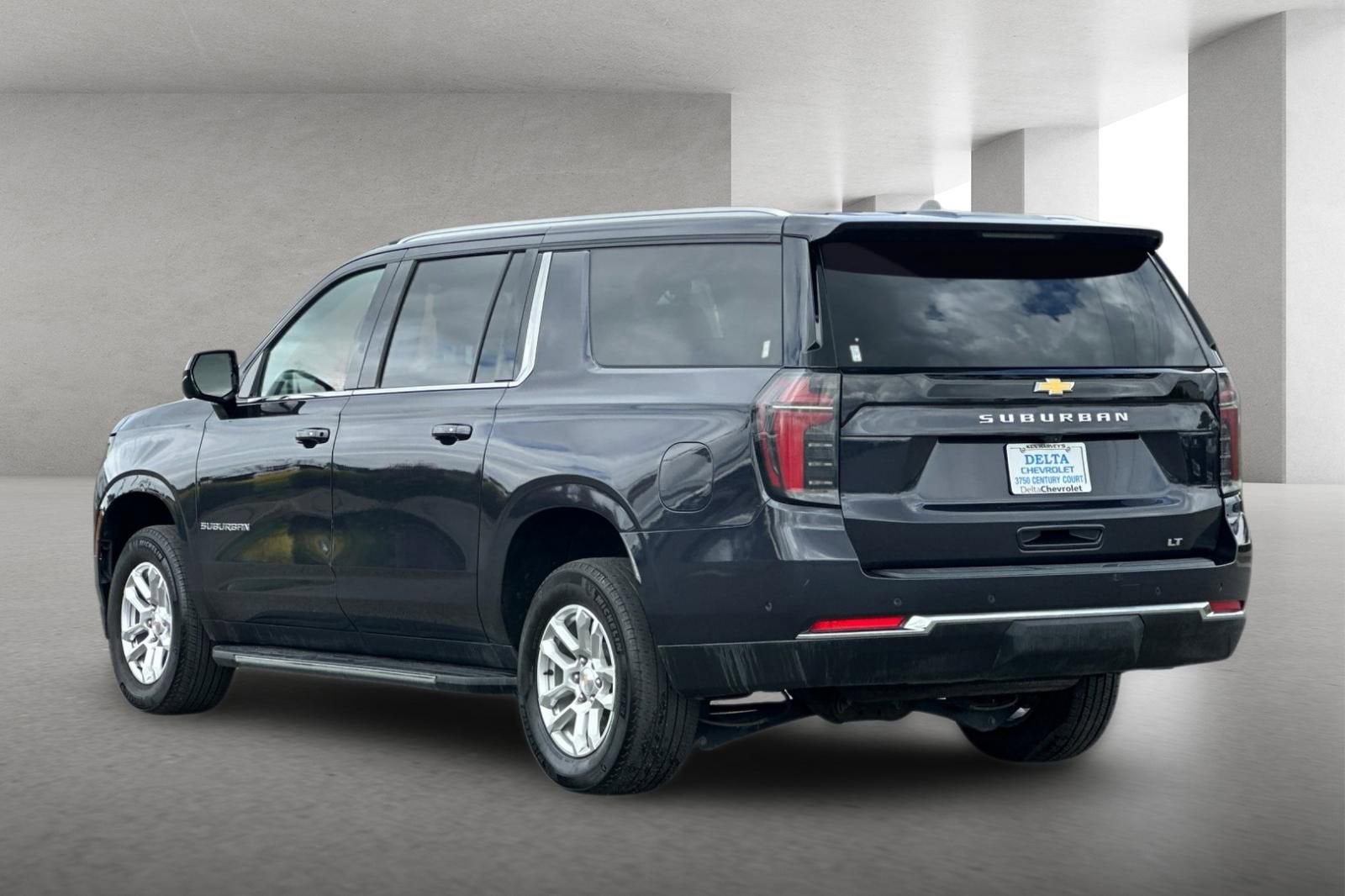2025 Chevrolet Suburban LT