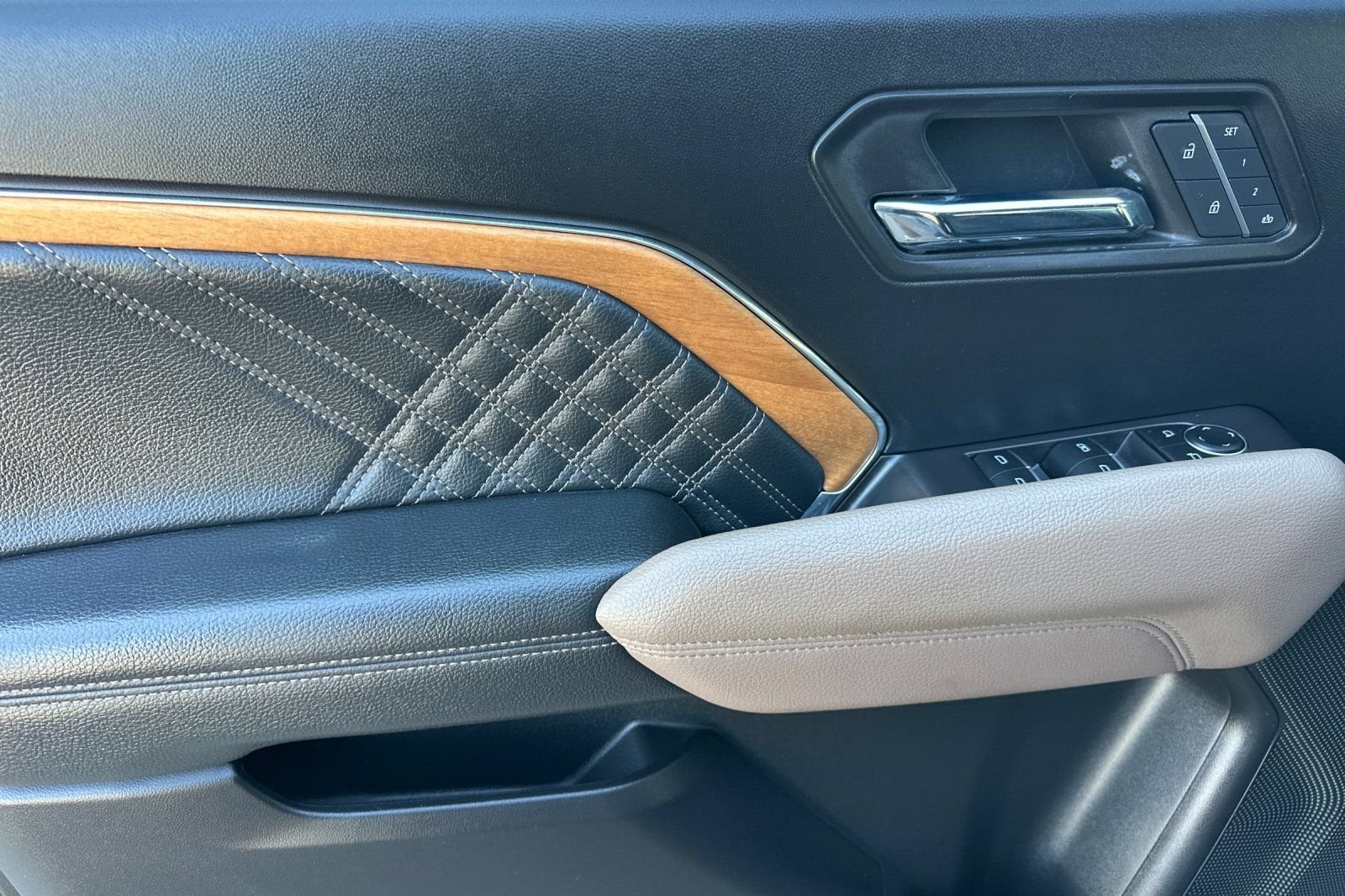 2023 GMC Canyon 4WD Denali