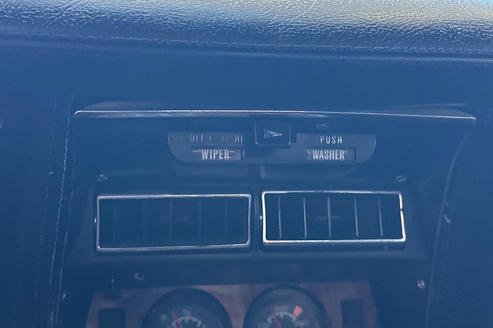 1976 Chevrolet CORVETTE Base