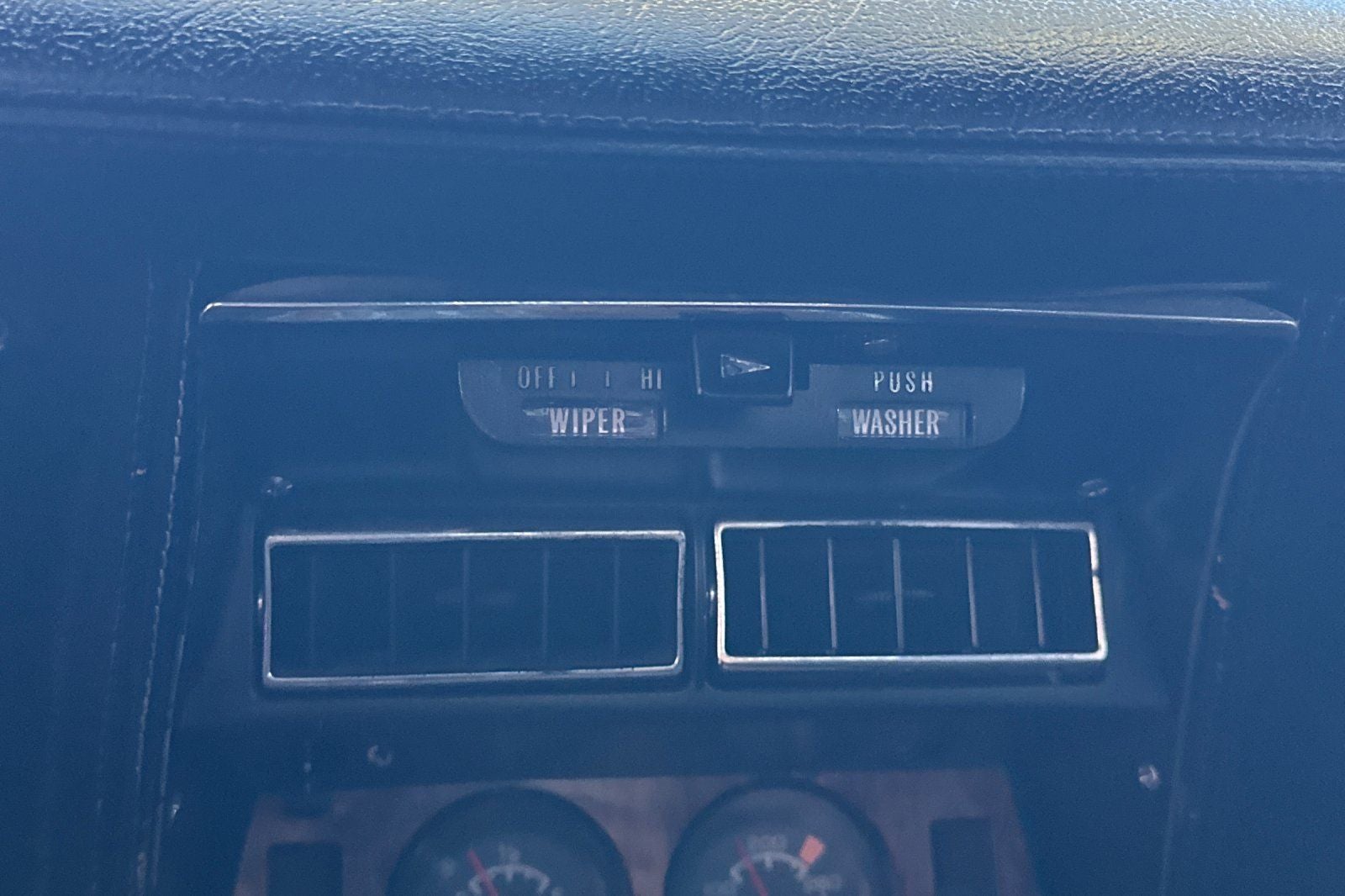 1976 Chevrolet CORVETTE Base