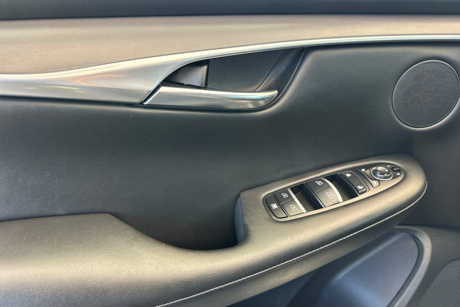 2022 INFINITI QX50 LUXE