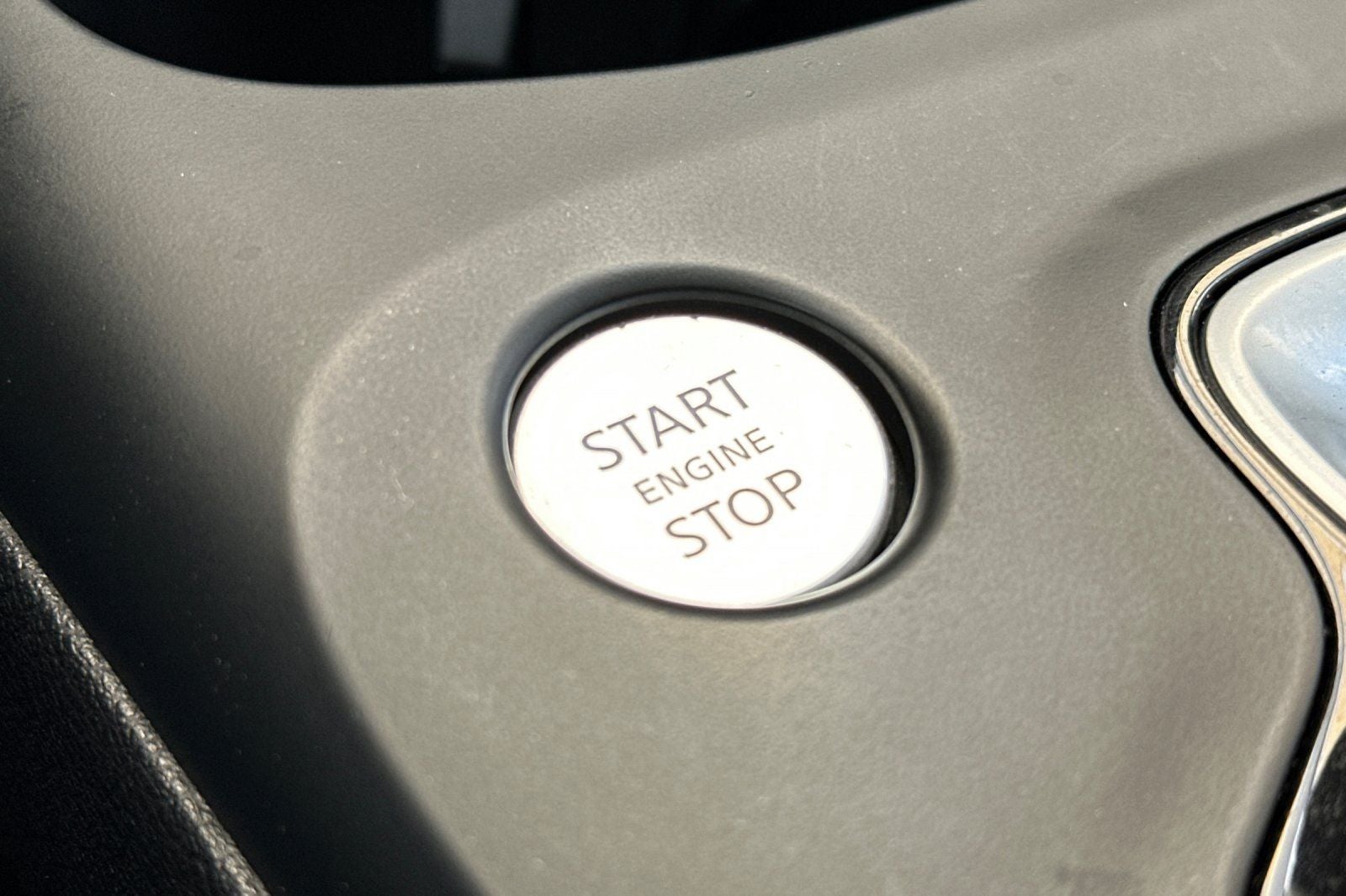 2022 INFINITI QX50 LUXE