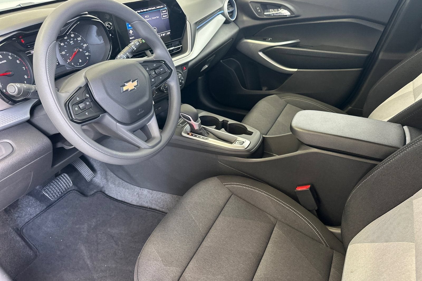 2026 Chevrolet Trax LS - Photo 31