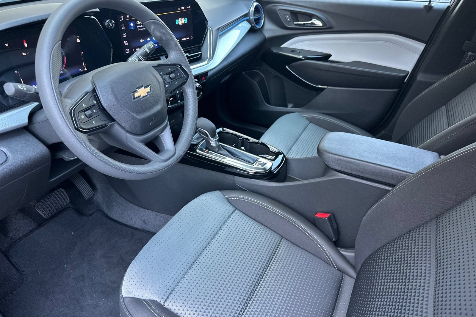 2026 Chevrolet Trax LT - Photo 10