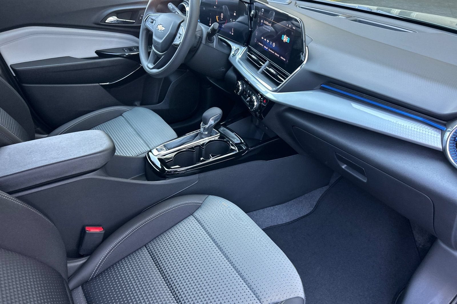 2026 Chevrolet Trax LT - Photo 17
