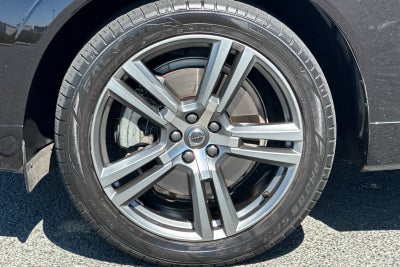 2021 Volvo XC60 Momentum