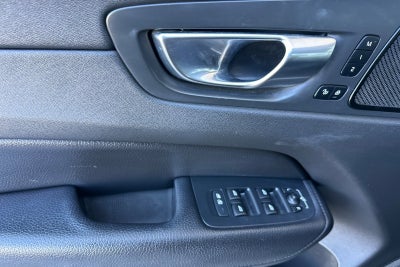 2021 Volvo XC60 Momentum